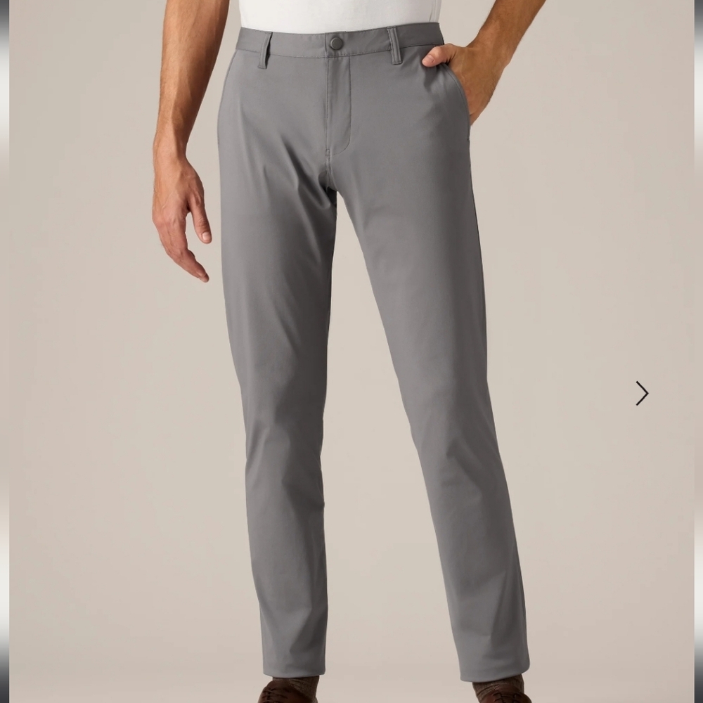 RHONE Men's Commuter Classic Pant In Smoked Pearl. 36x32 (B1)